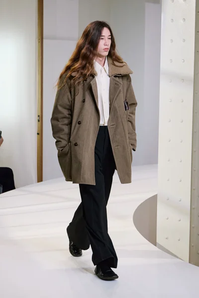 Look 15